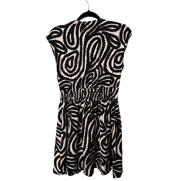 Women's Black & White Abstract Print Dress V Neck NWT Size PM - Picture 4 of 6